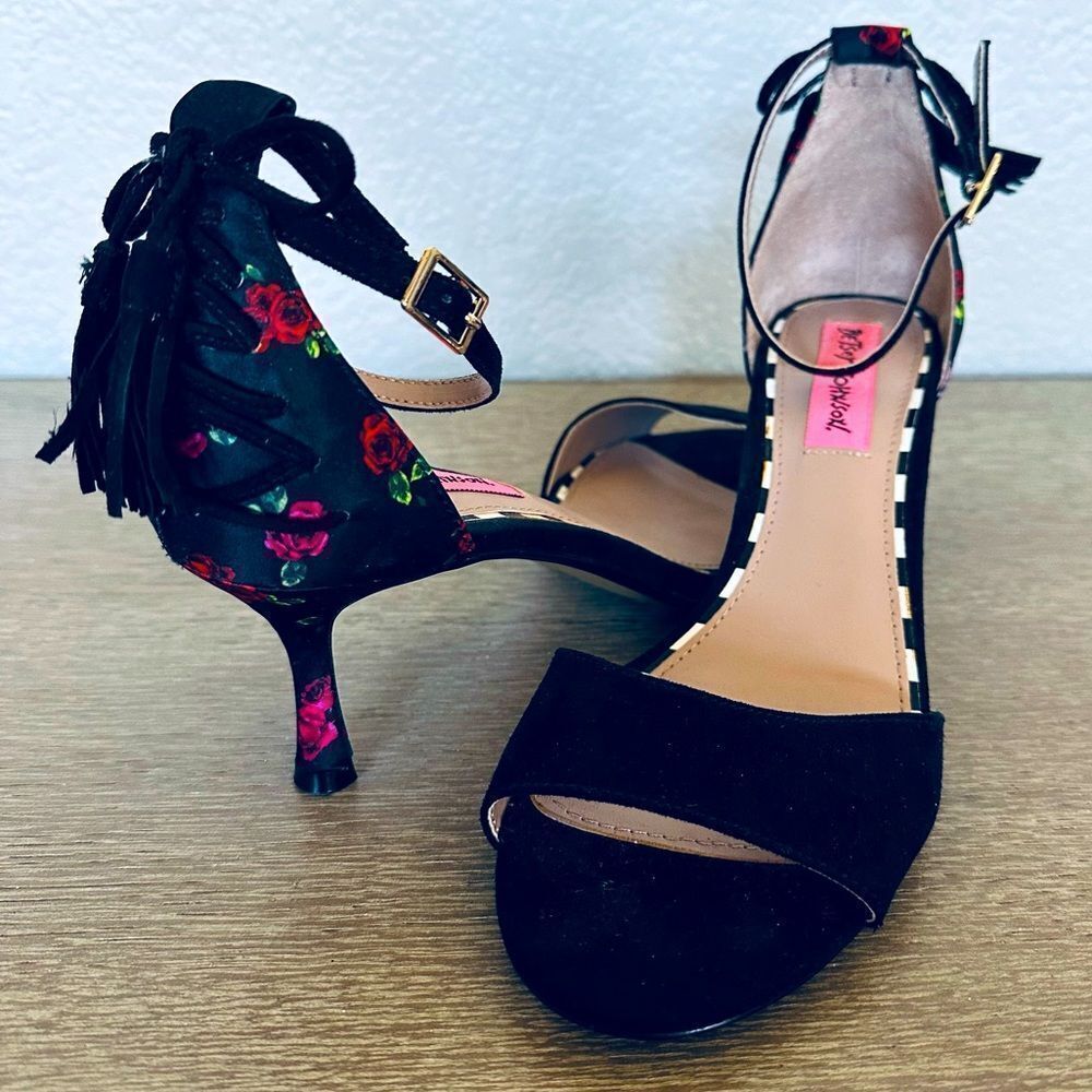 Betsey Johnson Black Velvet Floral Rose Corset Kitten Heels 7.5